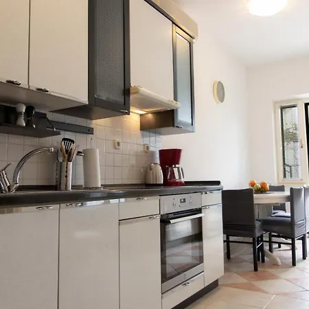 Mozart Apartment Baska Voda