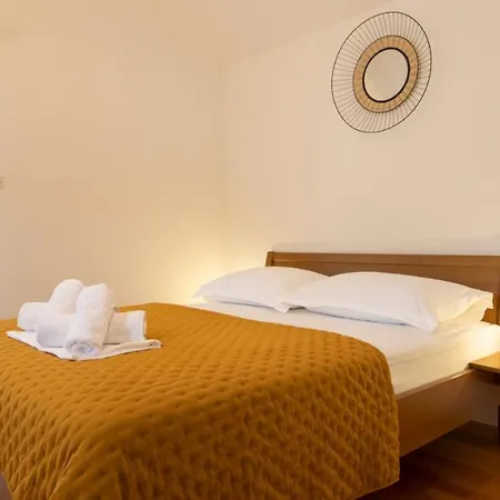 Mozart Apartment *